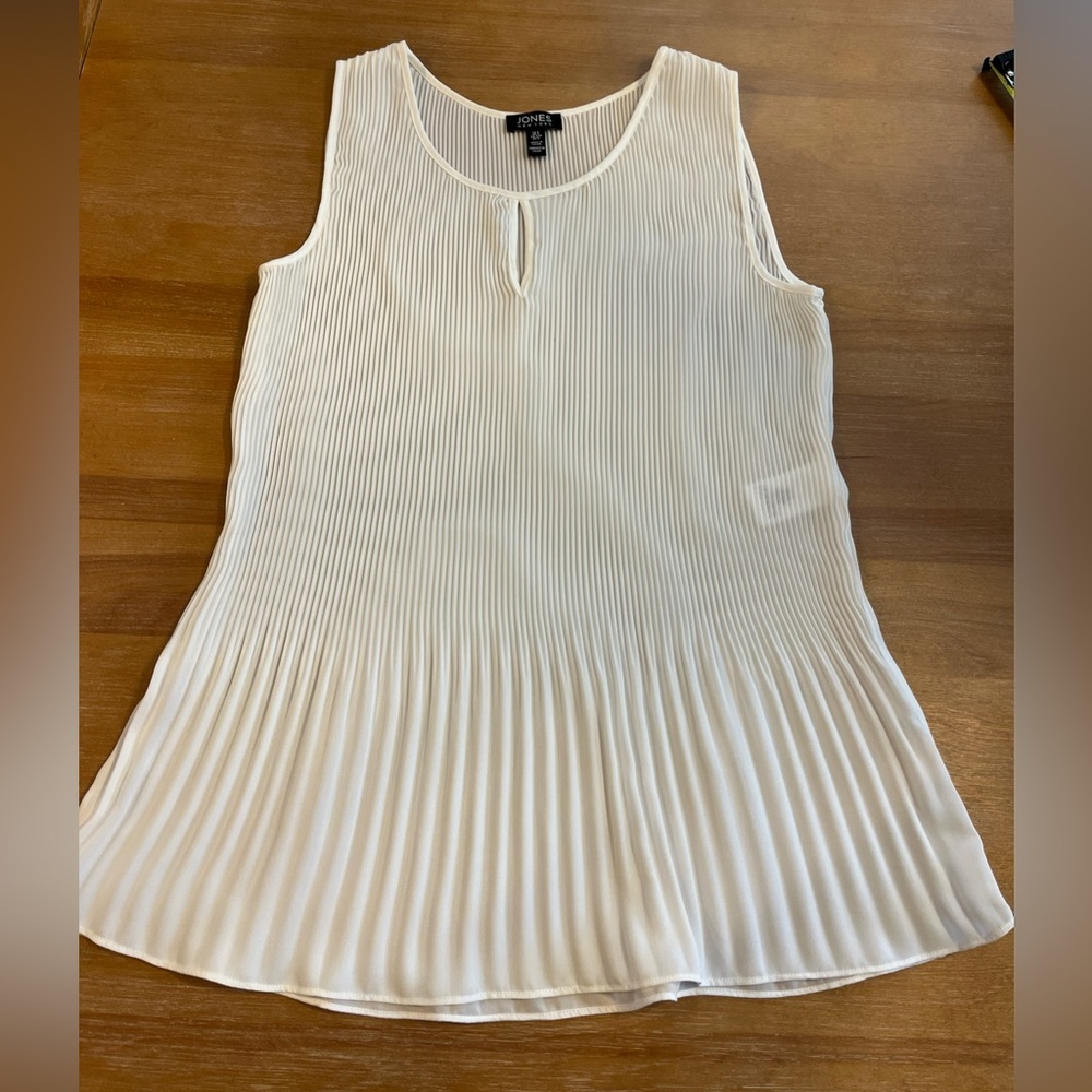 Jones New York White Pleated Sleeveless Blouse Shell S